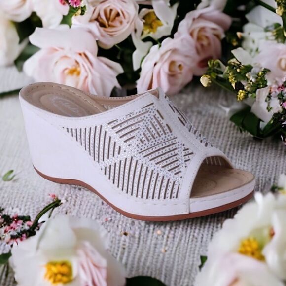 2 Left! Italina White Comfort Embellished Platform Wedge Sandal 10 - Picture 1 of 6